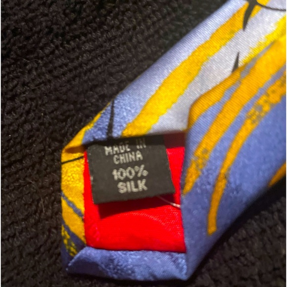 Fantastic J. Garcia Men’s Neckie. - Picture 2 of 5